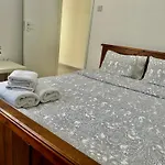 Apartament Tsimintia 25 *