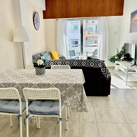 Apartament Tsimintia 25 *