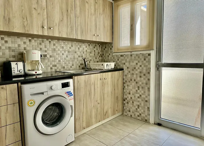 Apartament Tsimintia 25 *